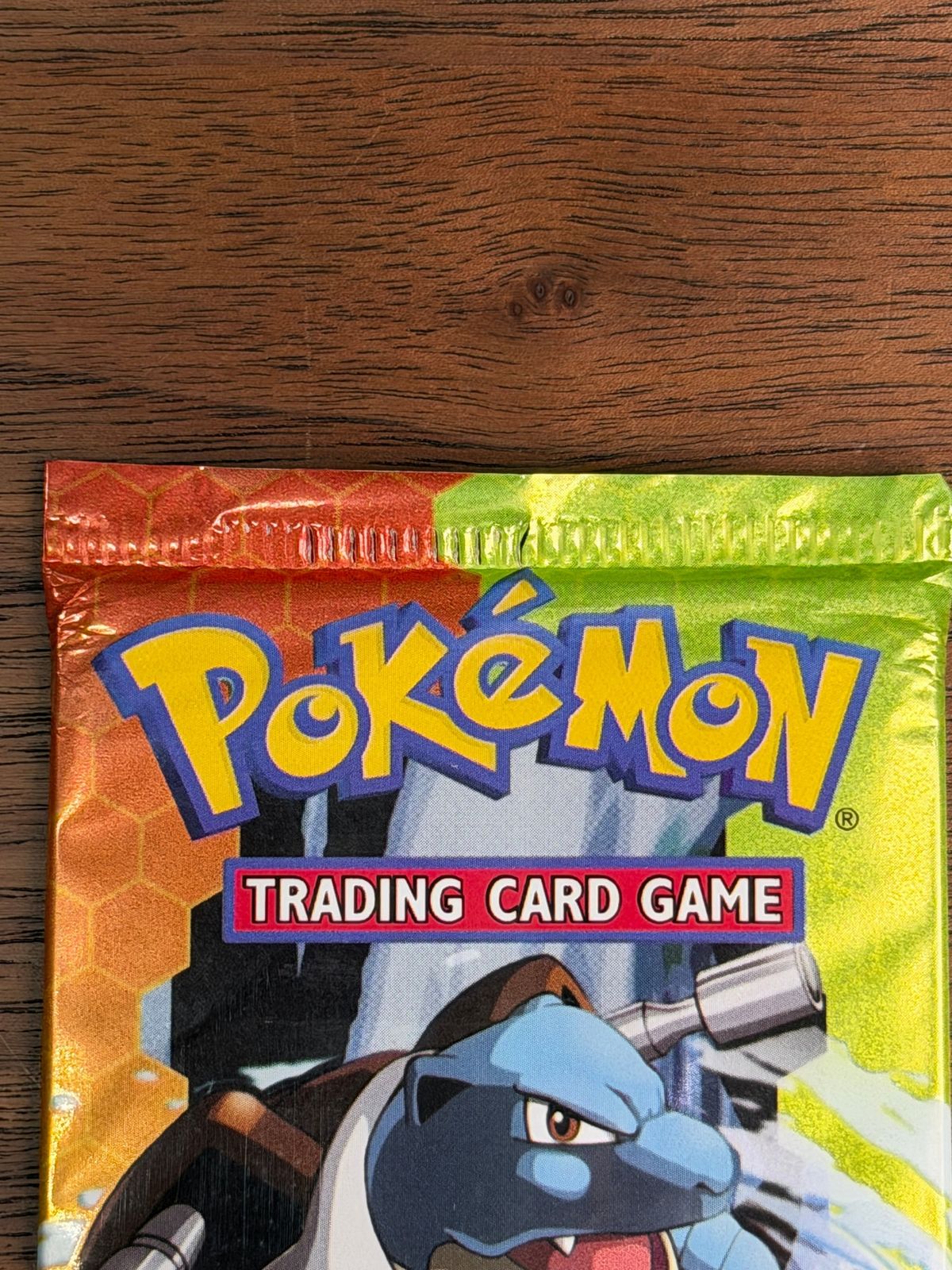 An even machine crimp on a factory-sealed EX FireRed and LeafGreen pack.
