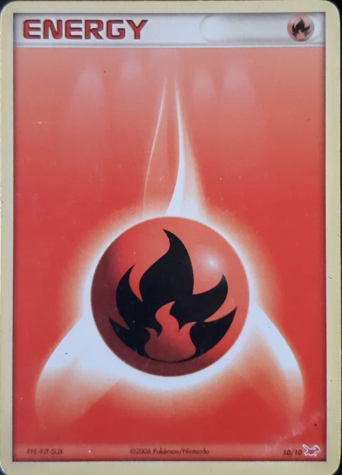 Énergie Feu #10 — EX Kit dresseur (Latias)